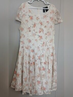 Windsor Juniors Girls Size Large Floral Lace Dress